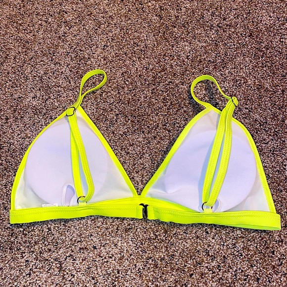 SHEIN neon yellow bikini top - Picture 3 of 5